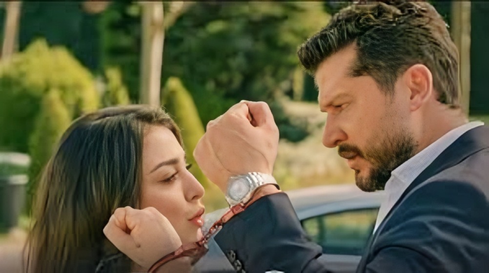 مسلسل حب على ورق الحلقة 53.. جولي تكشف أسرارا وأوس ولين أمام لحظة حاسمة 3 مسلسل «حب ع ورق» الحلقة 23
