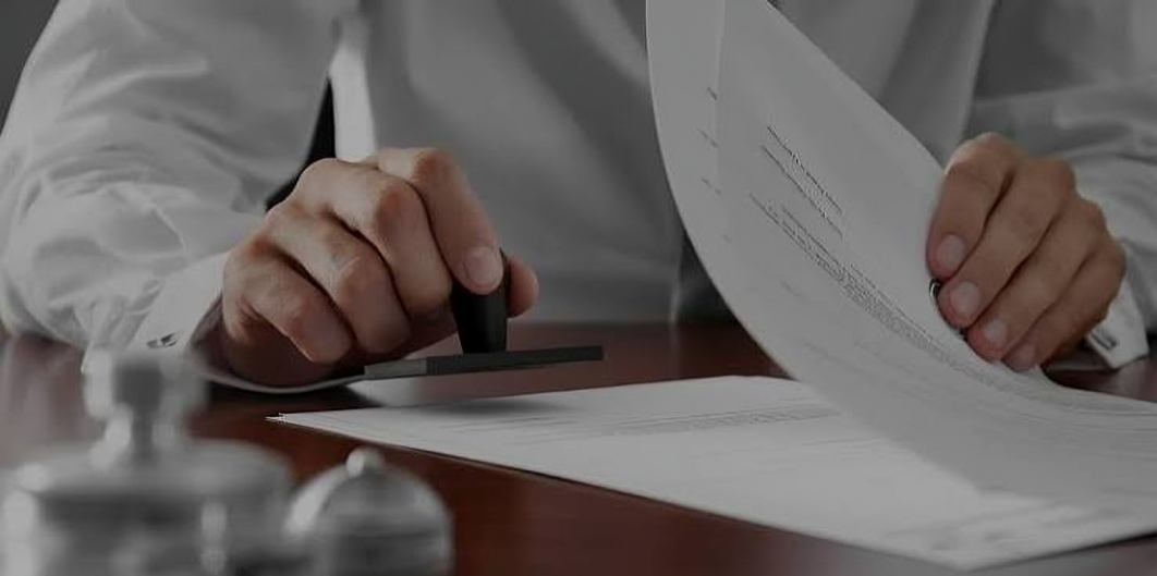 للعاملين في المبيعات بالإمارات.. هل يلزم فيش جنائي أو معادلة المؤهل عند تغيير الشركة؟ 2 نقل الكفالة بعد الخلاف مع الكفيل في السعودية