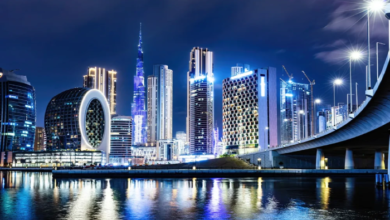 هل يمكن العودة إلى الإمارات بعد دفع المخالفات والخروج بتصريح مغادرة؟