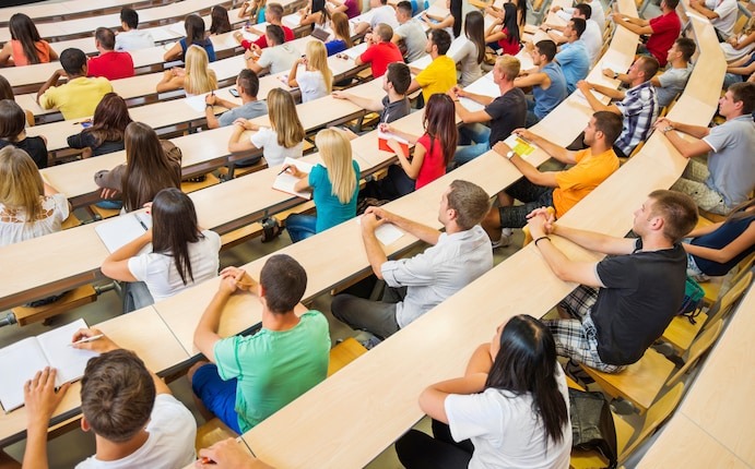 الطلاب العائدون من الخليج بعد الثانوية العامة.. كيف تبدأ رحلة الجامعة في مصر؟ 1 imrs