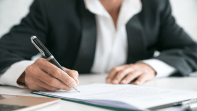 كيف تؤثر معادلة الشهادة في إصدار تصريح العمل والإقامة في الإمارات؟ 4 العلاقة بين معادلة الشهادة وتصريح العمل والإقامة في الإمارات