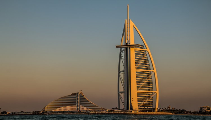 هل يمكن السفر من الإمارات إلى مصر بجواز سفر منتهي؟