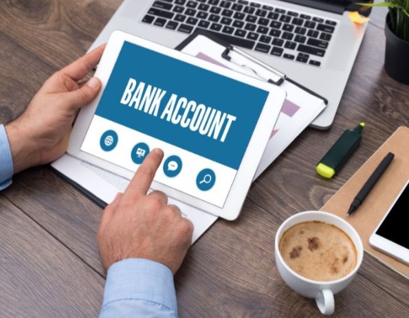 الخروج النهائي من السعودية.. ماذا يحدث للحساب البنكي بعد مغادرة المملكة؟ 1 بنك 1