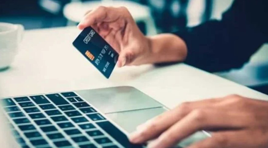 الخروج النهائي من السعودية.. ماذا يحدث للحساب البنكي بعد مغادرة المملكة؟ 2 بنك 2