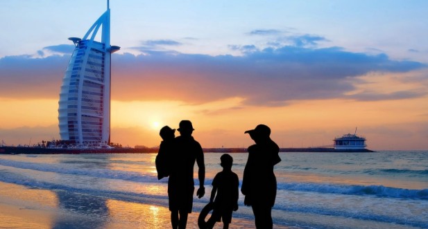 حملة «A Dubai Invite» الجديدة.. مكافآت للمقيمين عند دعوة الأهل والأصدقاء إلى دبي 1 دببي