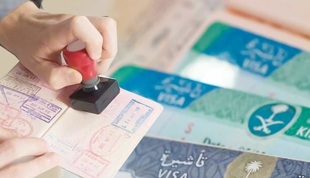 تأخر تصديق طلب الزيارة العائلية في السعودية.. هل يمكن استخراجها من كفيل آخر؟ 2 سسس 1