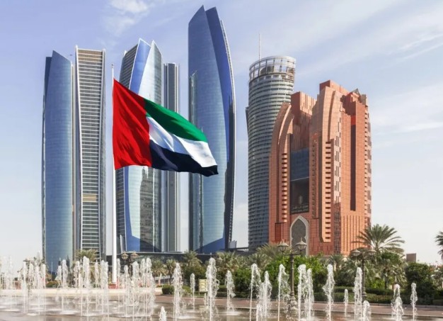 المصريون بالخارج ضمن المستفيدين.. كيف تحصل على تصريح دخول الإمارات بعد تجاوز مدة الغياب؟ 1 علم 6