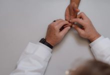 الاستقدام العائلي في السعودية.. هل اعوجاج الإصبع يؤثر على نتيجة الكشف الطبي؟ 3 غصبع
