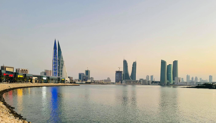 انتهاء حظر العمل وقت الظهيرة في البحرين.. ماذا يتغير من سبتمبر؟ 2 انتهاء حظر العمل وقت الظهيرة في البحرين
