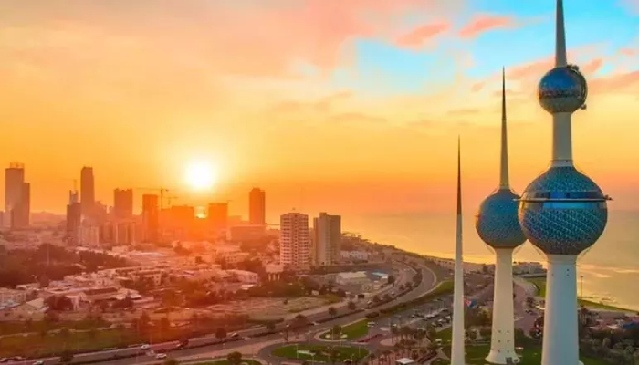 47 درجة في الكويت.. طقس شديد الحرارة وتحذيرات للسائقين 2 تفاصيل الأرصاد ومؤشرات 47 درجة في الكويت