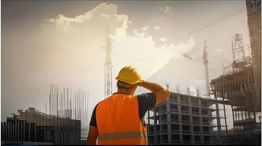 العمل وقت الظهيرة في الإمارات