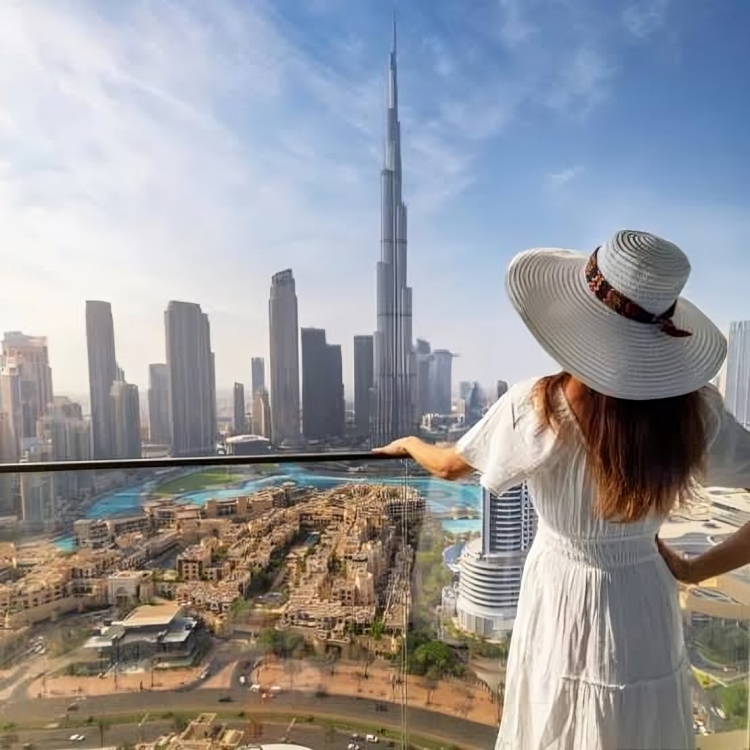 ملابس الصيف في دبي 2026.. خامات وألوان تساعدك على مواجهة الحرارة والرطوبة 2 ملابس الصيف في دبي 2026
