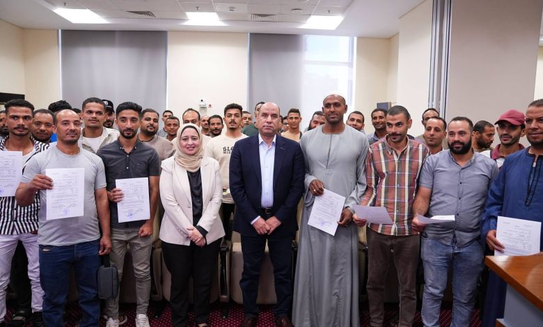 من الاختبار إلى تذكرة السفر.. شباب مصريون يبدأون رحلة عمل جديدة في مزارع الأردن 1 785722720 1761995421389247 8492466349369021326 n