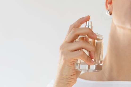 شراء العطور من دبي أم السعودية