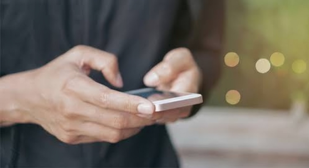 تجديد الإقامة في الكويت من الهاتف