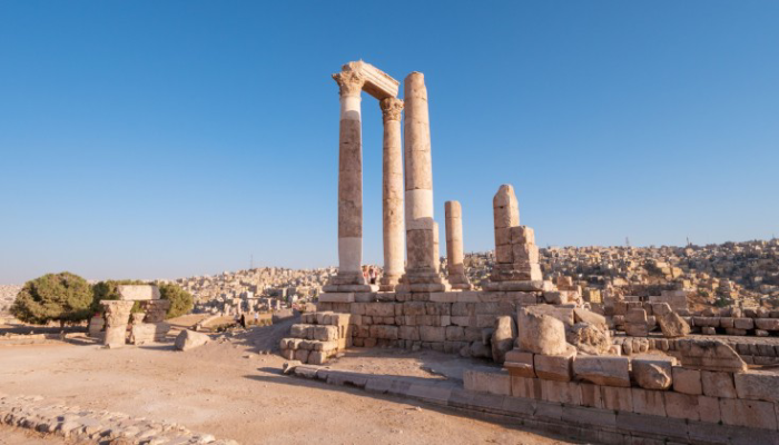 طقس استثنائي في الأردن اليوم.. انخفاض 4 درجات وأمطار رعدية في عز الصيف 2 طقس استثنائي في الأردن اليوم