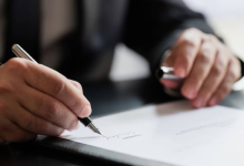 تعديل المسمى الوظيفي إلى مهنة أعلى في الإمارات