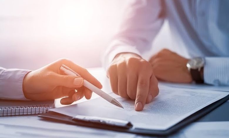 نقل كفالة العامل إلى زوجته بعد إنهاء العقد بالتراضي