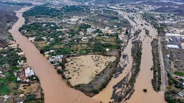 غبار وانخفاض للرؤية في سلطنة عُمان اليوم الأحد.. الأرصاد تنبه قائدي المركبات 2 طقس سلطنة عُمان اليوم