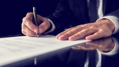 انتهاء تأشيرة الخروج والعودة بعد إلغاء عقد العمل.. هل يمكن العودة للسعودية والإقامة سارية؟ 6 هل تحتاج الزوجة إلى خروج وعودة عند السفر بعد الاستقدام