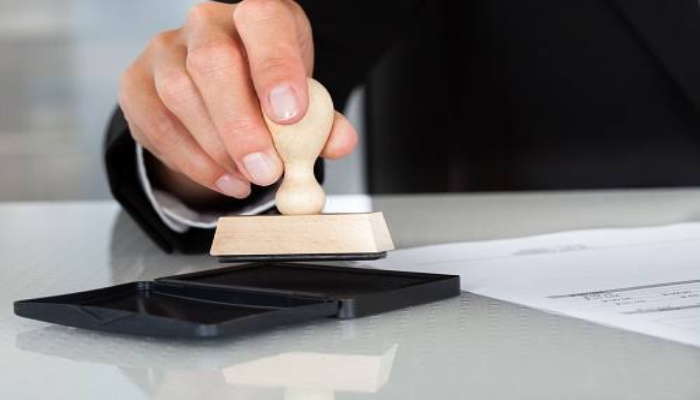كم يجب أن تكون مدة صلاحية جواز السفر لاستخراج تأشيرة خروج وعودة؟