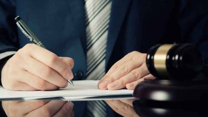 قانون العمل الإماراتي.. حقوق الموظف عند الاستقالة وإنهاء الخدمة 2026 2 قانون العمل الإماراتي حقوق الموظف عند الاستقالة