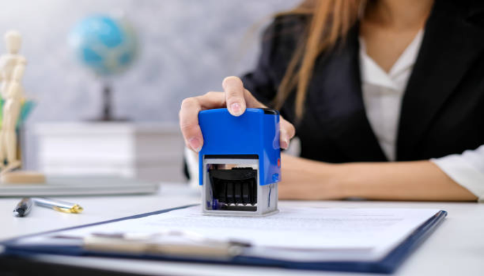 الهوية الإماراتية للمقيمين عند السفر