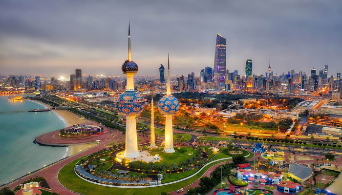 تحويل الزيارة إلى إقامة في الكويت 2026