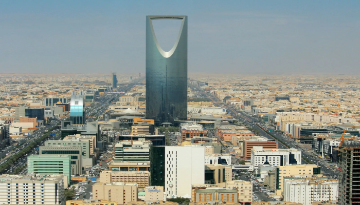 تحذير للوافدين في السعودية من انتهاء التأشيرة
