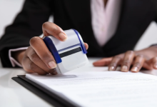 توقف إجراءات الابن.. هل تستطيع الزوجة استكمال طلب الزيارة وحدها؟ 3 هل تستطيع الزوجة استكمال إجراءات الزيارة وحدها بعد توقف إجراءات الابن
