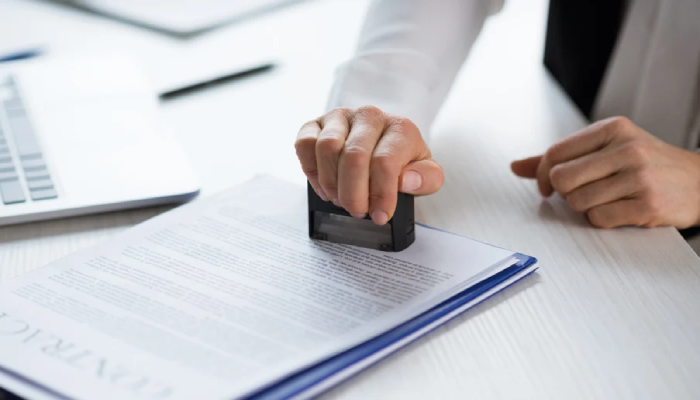توثيق المؤهل الدراسي عند التقديم على تأشيرة زيارة للإمارات