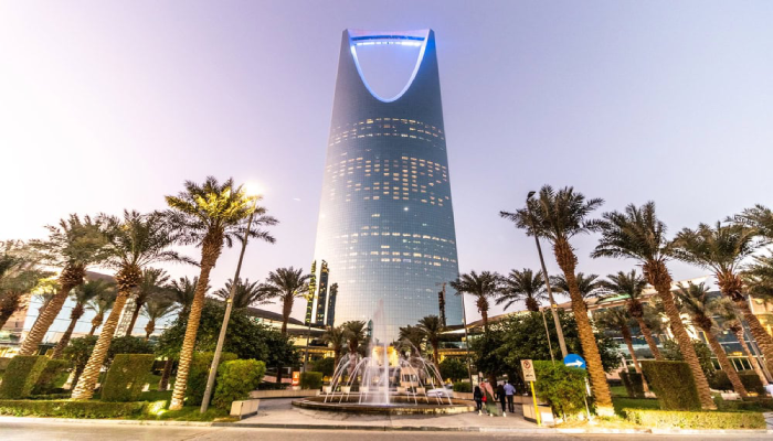 تجديد الإقامة والخروج والعودة في السعودية
