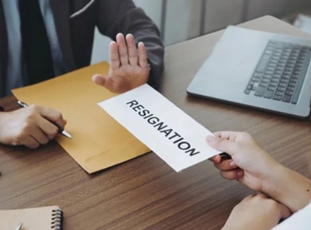 الاستقالة خلال فترة التجربة بعد نقل الكفالة في السعودية 2026.. موقف العامل قانونيًا 1 استقالة