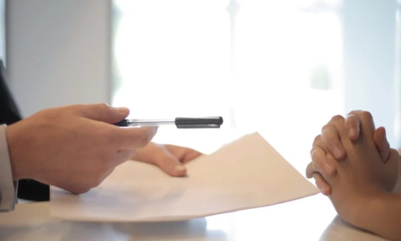 انتهى العقد وباقي مستحقاتك.. خطوات تحصيل مكافأة نهاية الخدمة في الخليج 1 انتهاء