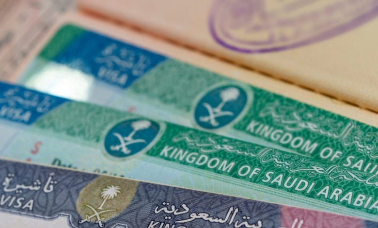 تأشيرات وإقامات المصريين في الخليج.. ما الجديد وشروط السفر والعمل؟ 1 تاا
