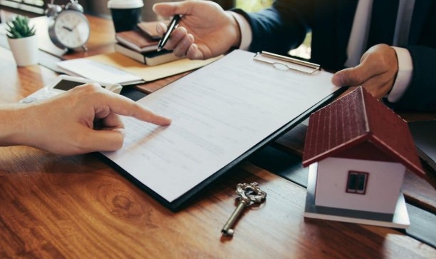 المالك يطلب زيادة الإيجار في الإمارات.. متى يحق للمستأجر الاعتراض؟ 1 سكن 3