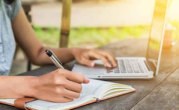 شروط التقديم للجامعات السعودية للمصريين عبر منصة «ادرس في السعودية» 1 طالب 2