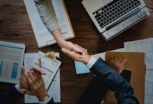 قبل توقيع عقد العمل بالبحرين.. ما الذي تغير في آلية استقدام العمالة من الخارج؟ 4 عقد 1 3