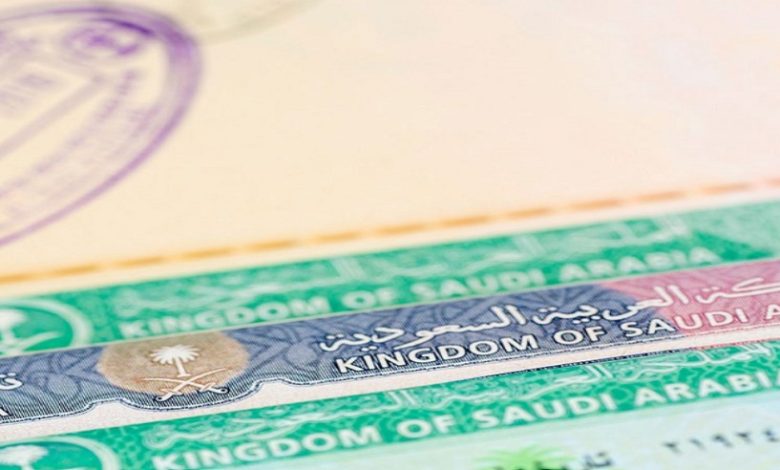 قبل استقدام حماتك للسعودية.. تعرّف على شروط الزيارة وإمكانية تحويلها لإقامة 1 لل