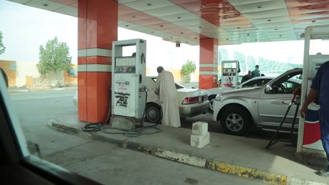 حوّل جزءًا منها إلى باكستان.. تفاصيل مثيرة في سرقة 18 مليون دينار بكربلاء 1 1