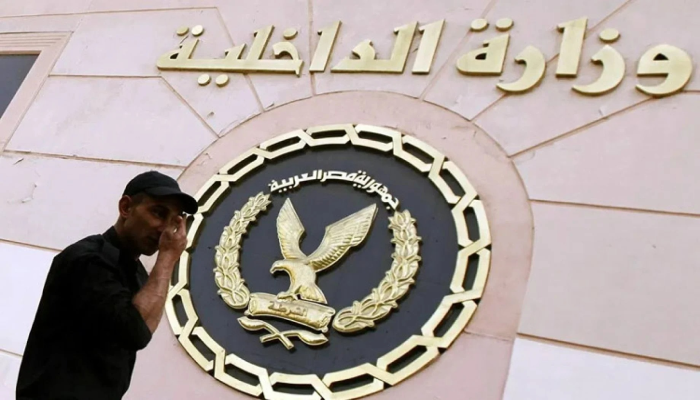 تفاصيل مشاجرة منادٍ للسيارات مع قائد مركبة