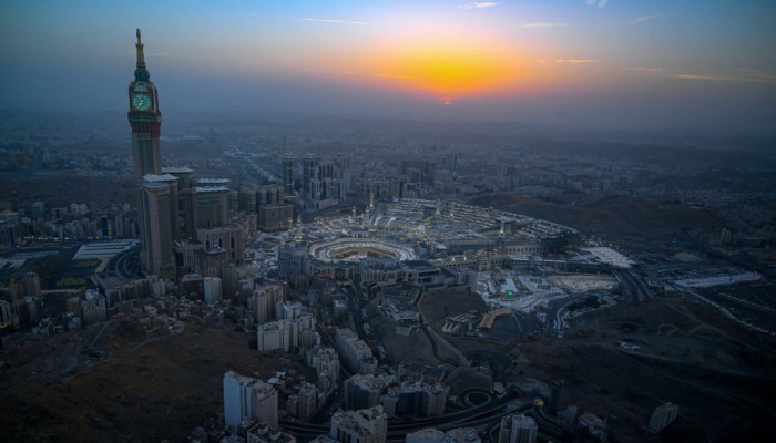 مواعيد الصلاة في مكة 1448.. الجدول الكامل لمواقيت أم القرى 2 مواعيد الصلاة في مكة 1448