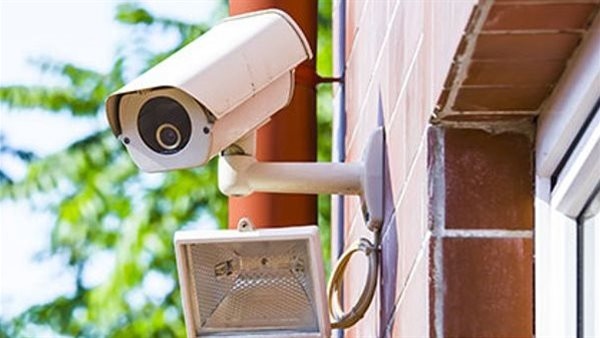 كاميرات المراقبة تسقط خاطفي حقائب النساء في بغداد