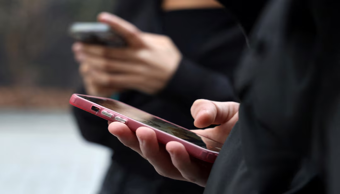 سبتمبر ساخن في عالم الهواتف.. أبل وأندرويد في مواجهة قوية 2 إطلاق الهواتف الذكية في سبتمبر 2026