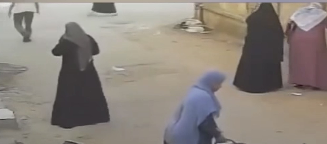 حيلة «الإغماء» لسرقة الذهب.. 4 سيدات يستهدفن مسنة بمشغولات قيمتها 120 ألف جنيه 3 IMG 2933 878 042946