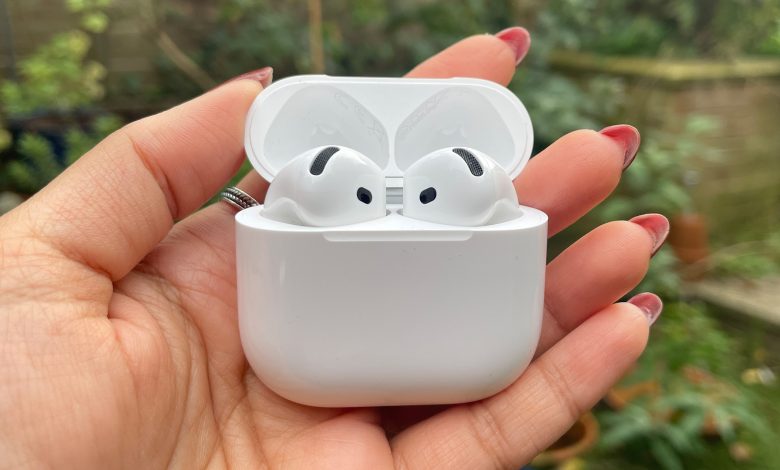 سعر AirPods 5 في السعودية والإمارات.. هل تستحق الترقية؟ 1 UNiCfJMpb6hDynGxZkUvXj