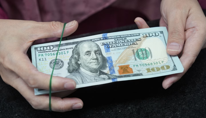 أسعار الذهب والدولار في العراق.. المعدن الأصفر يتراجع مع هبوط العملة الأمريكية في بغداد وأربيل 2 أسعار الذهب والدولار في العراق