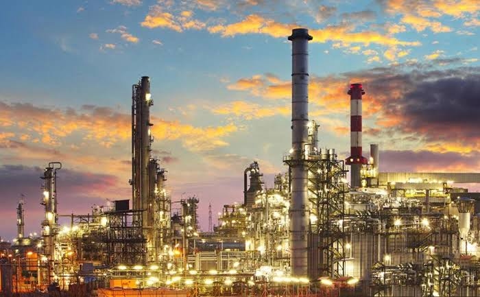 النفط الكويتي يتجاوز 100 دولار.. توترات الشرق الأوسط تضغط على أسواق الطاقة 2 النفط الكويتي