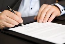 كفيل في الرياض رفض تجديد الإقامة بعد تحصيل الرسوم.. هل يحق للعامل المطالبة برواتب سنتين؟ 2 الاستعلام عن مخالفات الإقامة في الإمارات 2026