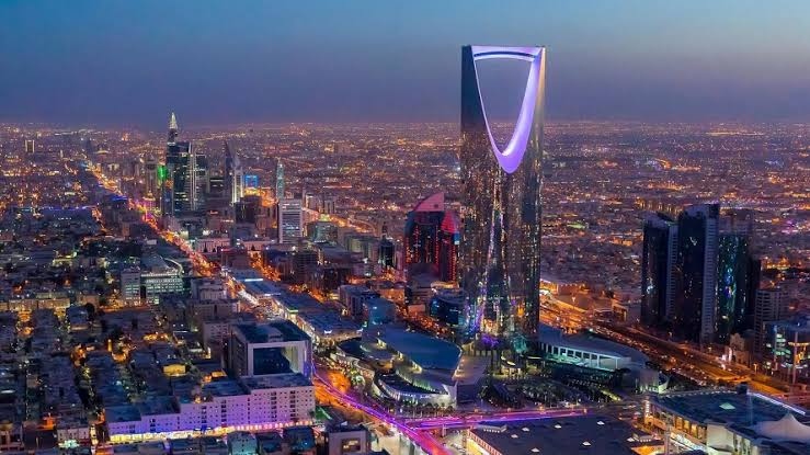 السعودية أم الإمارات 2026؟.. مقارنة الرواتب وتكاليف المعيشة وفرص العمل للمصريين 1 images 37 1